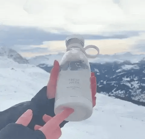 On-the-Go Blender for Fresh Smoothies and Juices