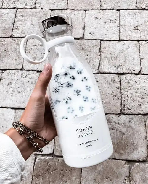 On-the-Go Blender for Fresh Smoothies and Juices