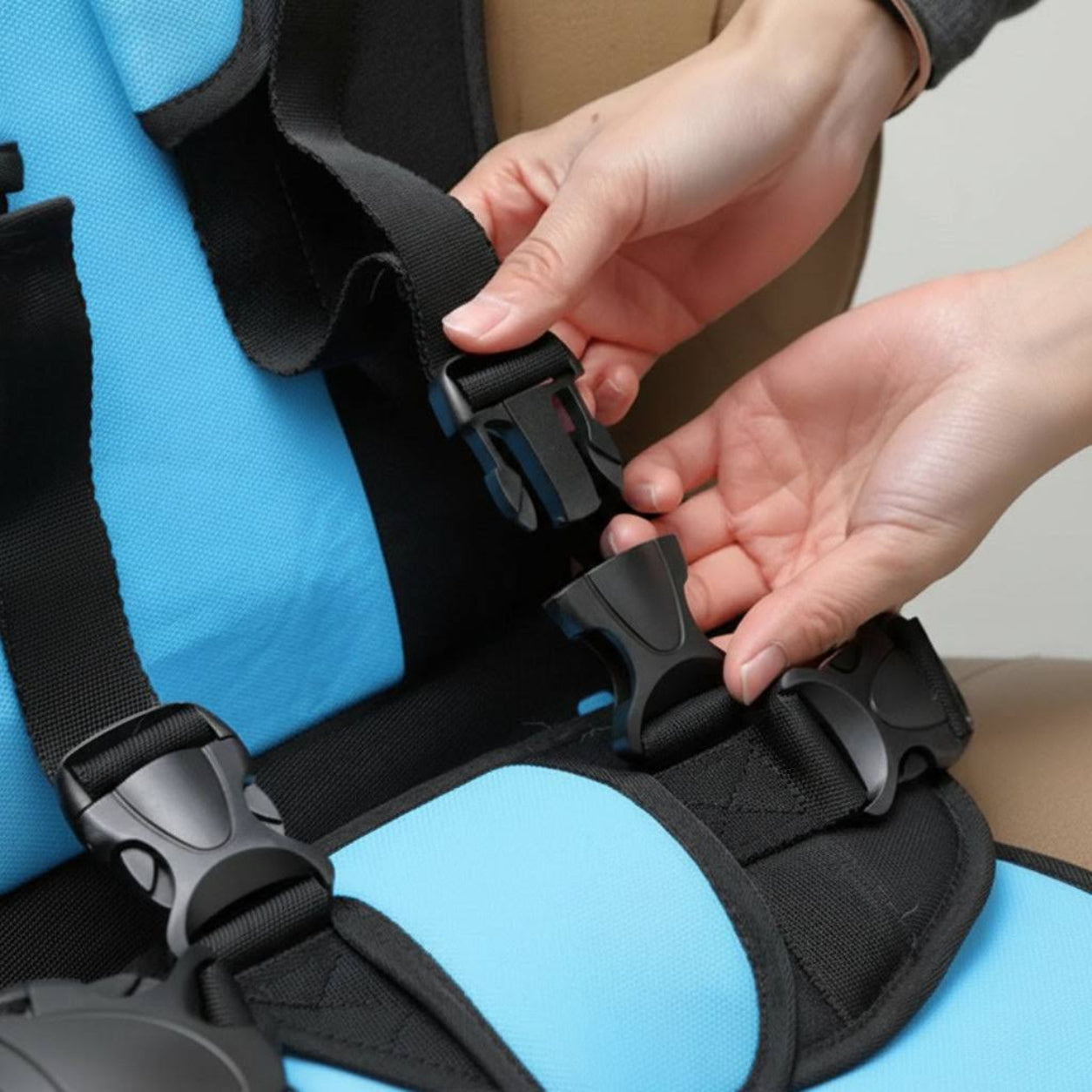 Portable Car Seat Booster with 5-Point Harness – Foldable for Travel