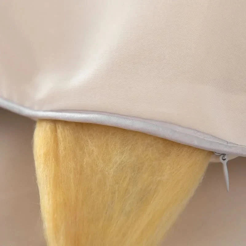 Cozy and Durable Blanket Made from Soft Fabric for All-Year Comfort