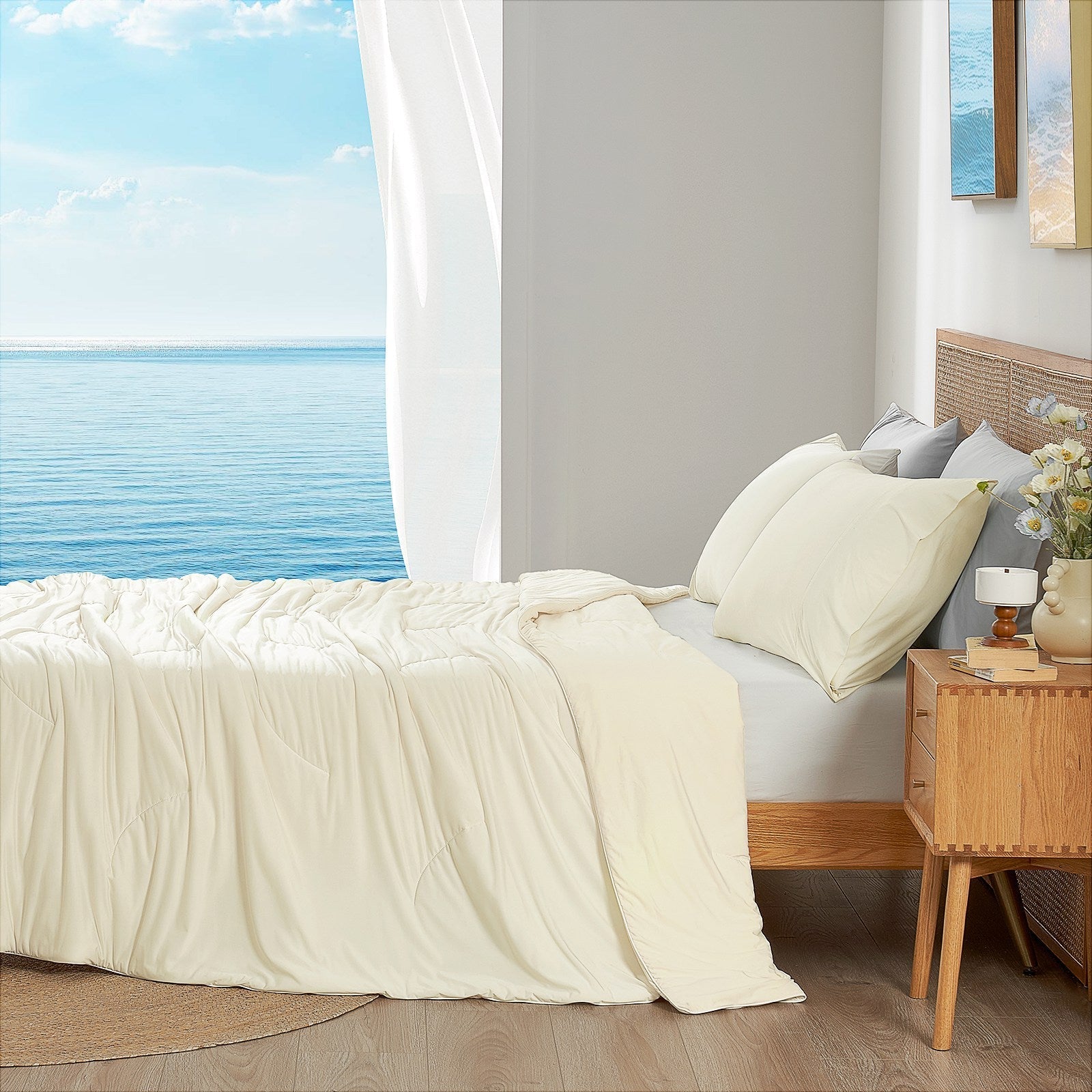 Lightweight Dual-Sided Comforter with Advanced Cooling Fabric for All Seasons