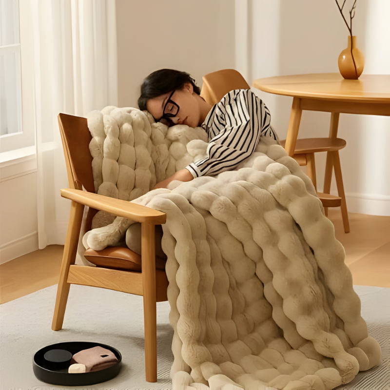 Year-Round Comfort Blanket with Chic Aesthetic