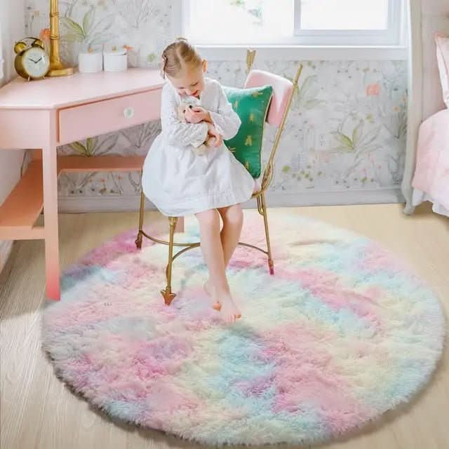 CozyCloud Plush Round Area Rug for Luxurious Comfort