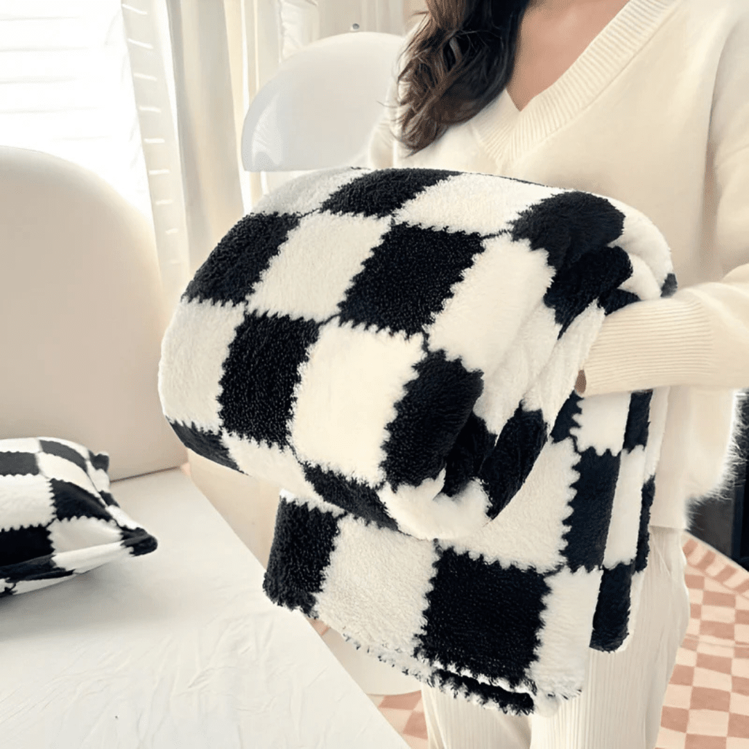 Cozy Haven Fleece Blanket for Ultimate Year-Round Comfort