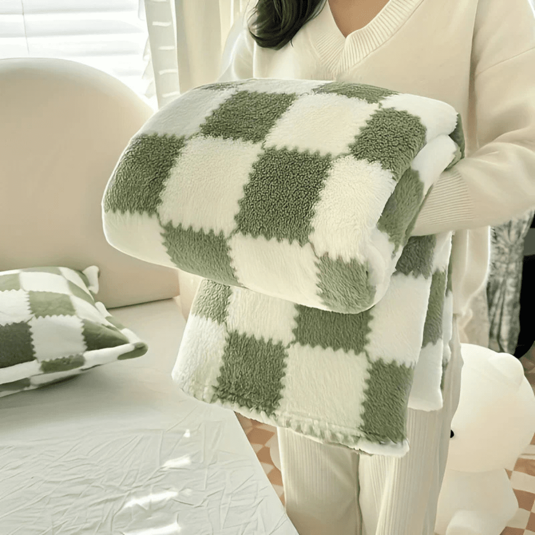 Cozy Haven Fleece Blanket for Ultimate Year-Round Comfort