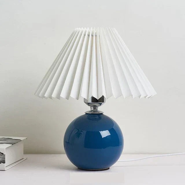 Timeless Pleated Table Lamp for Elegant Spaces
