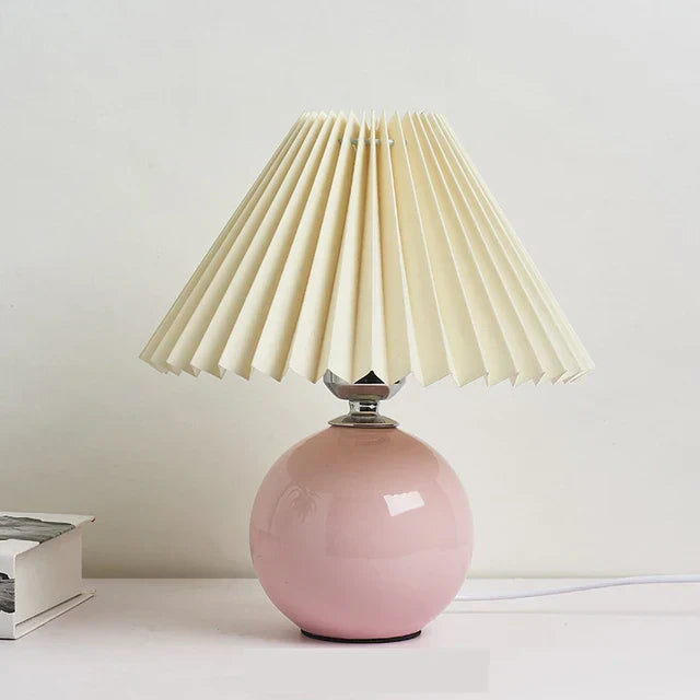 Timeless Pleated Table Lamp for Elegant Spaces