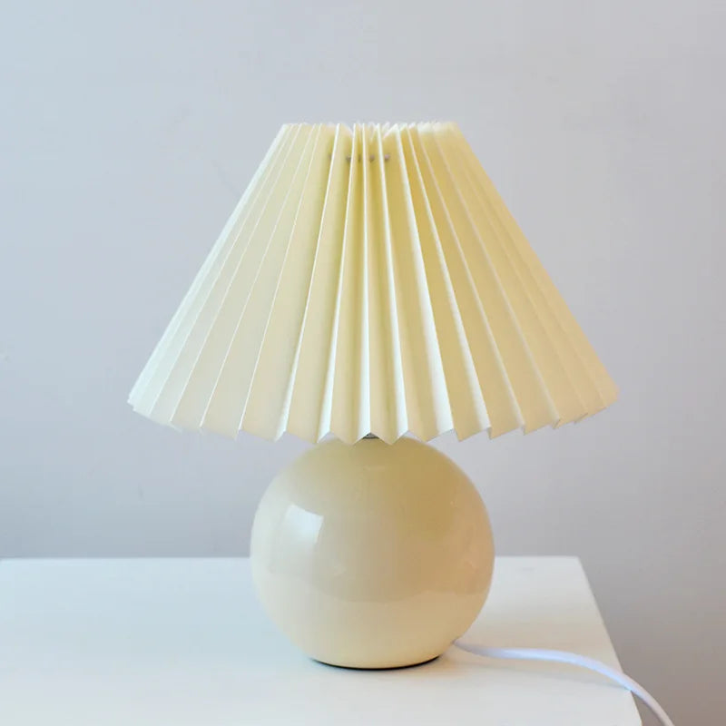Timeless Pleated Table Lamp for Elegant Spaces