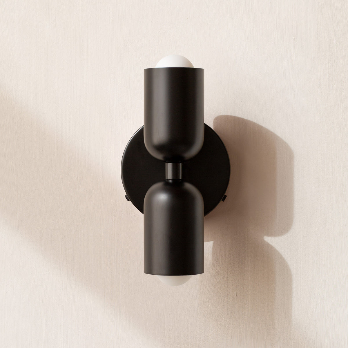 Vibrant Delight Wall Lamp for Chic Bedroom Styling