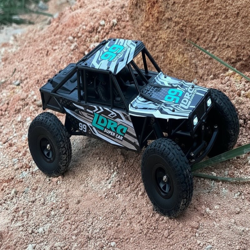 TrailMaster 1:18 Scale 4WD Off-Road Remote Control Vehicle
