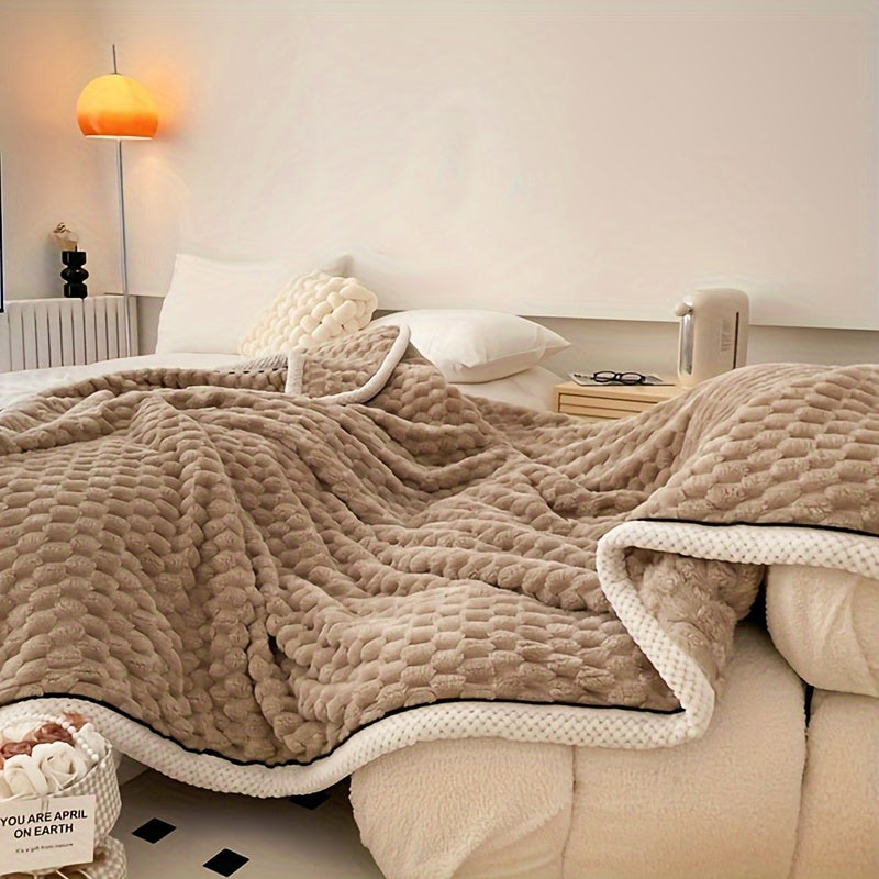 Lightweight Microfiber Blanket with Elegant Stripes - Cozy Travel Comfort