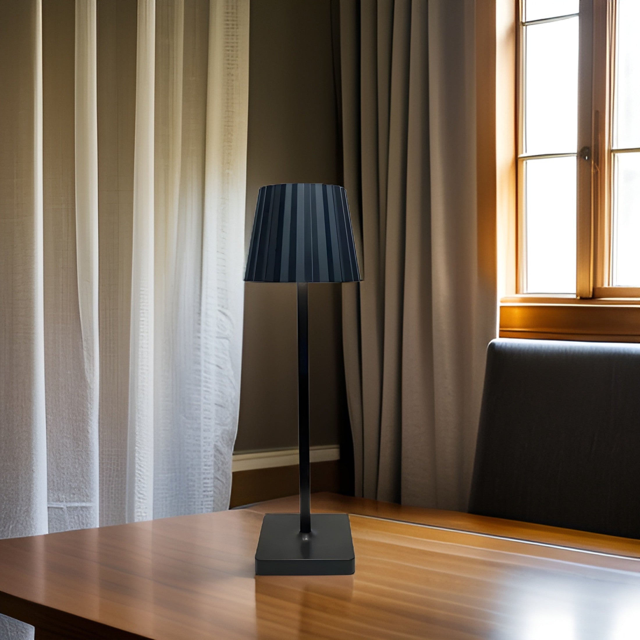 Cordless Touch-Control Table Lamp – Stylish, Battery-Powered Lighting