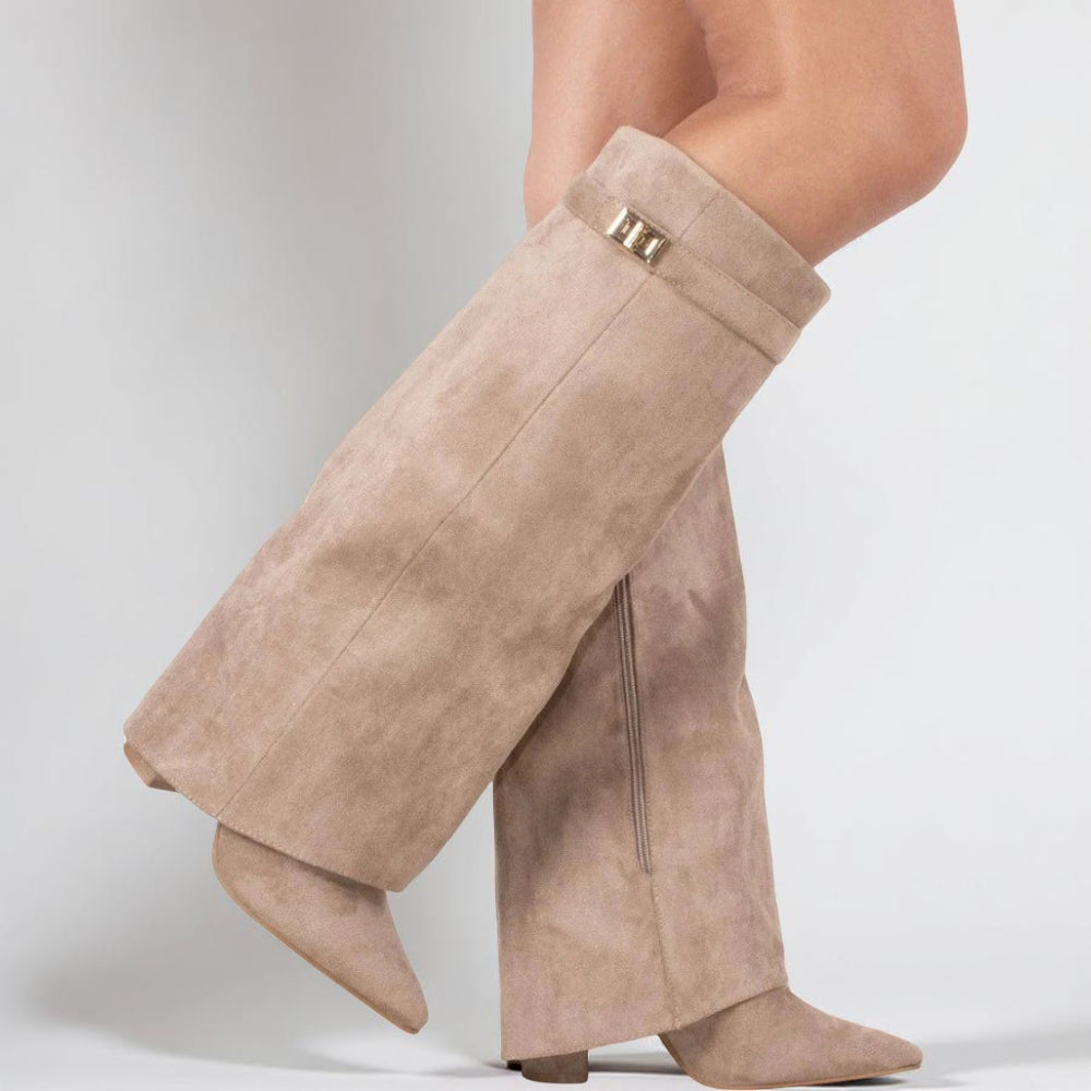 Chic Knee-High Boots with Elegant Pointed Toe Design