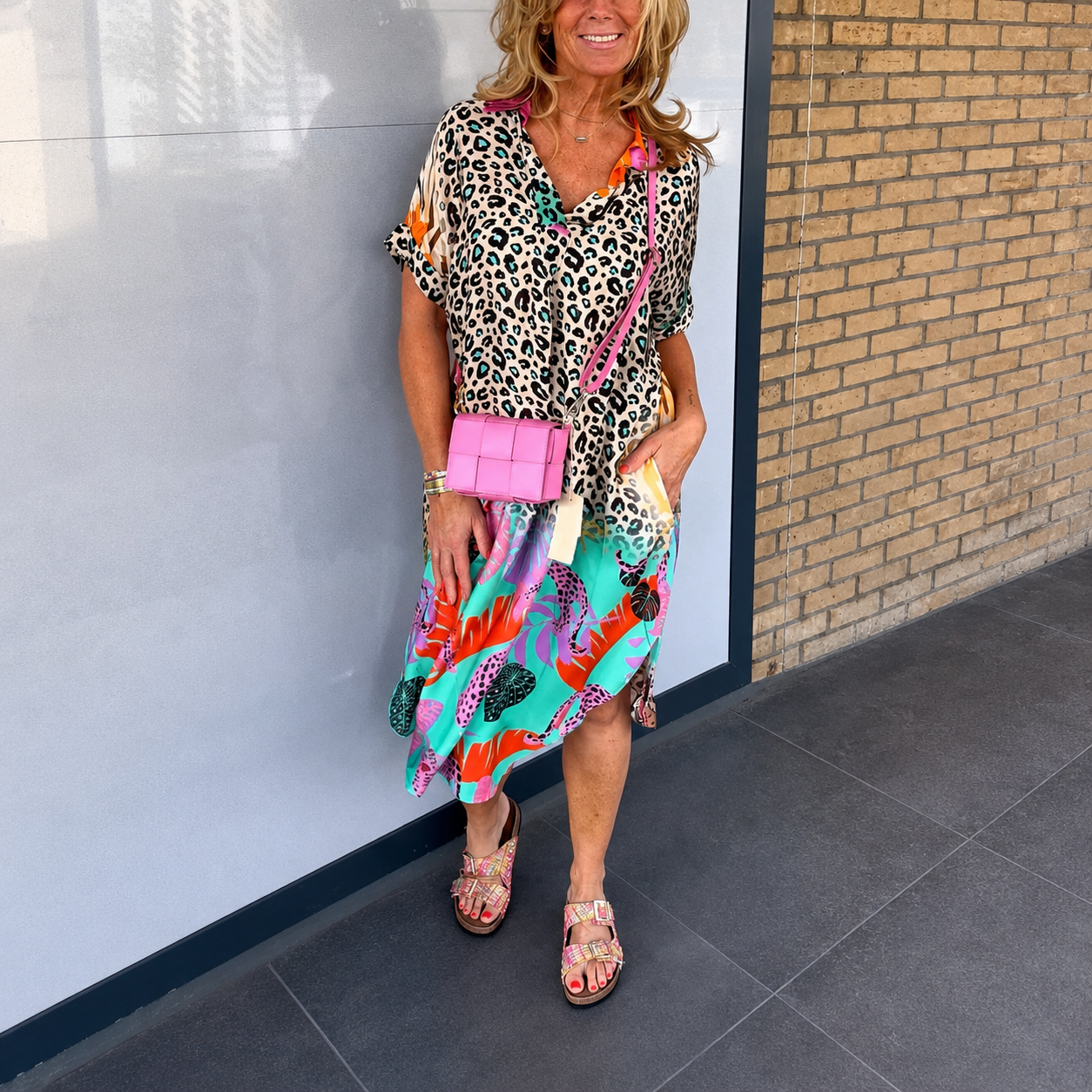 Chic Leopard-Patterned V-Neck Dress for Summer Getaways