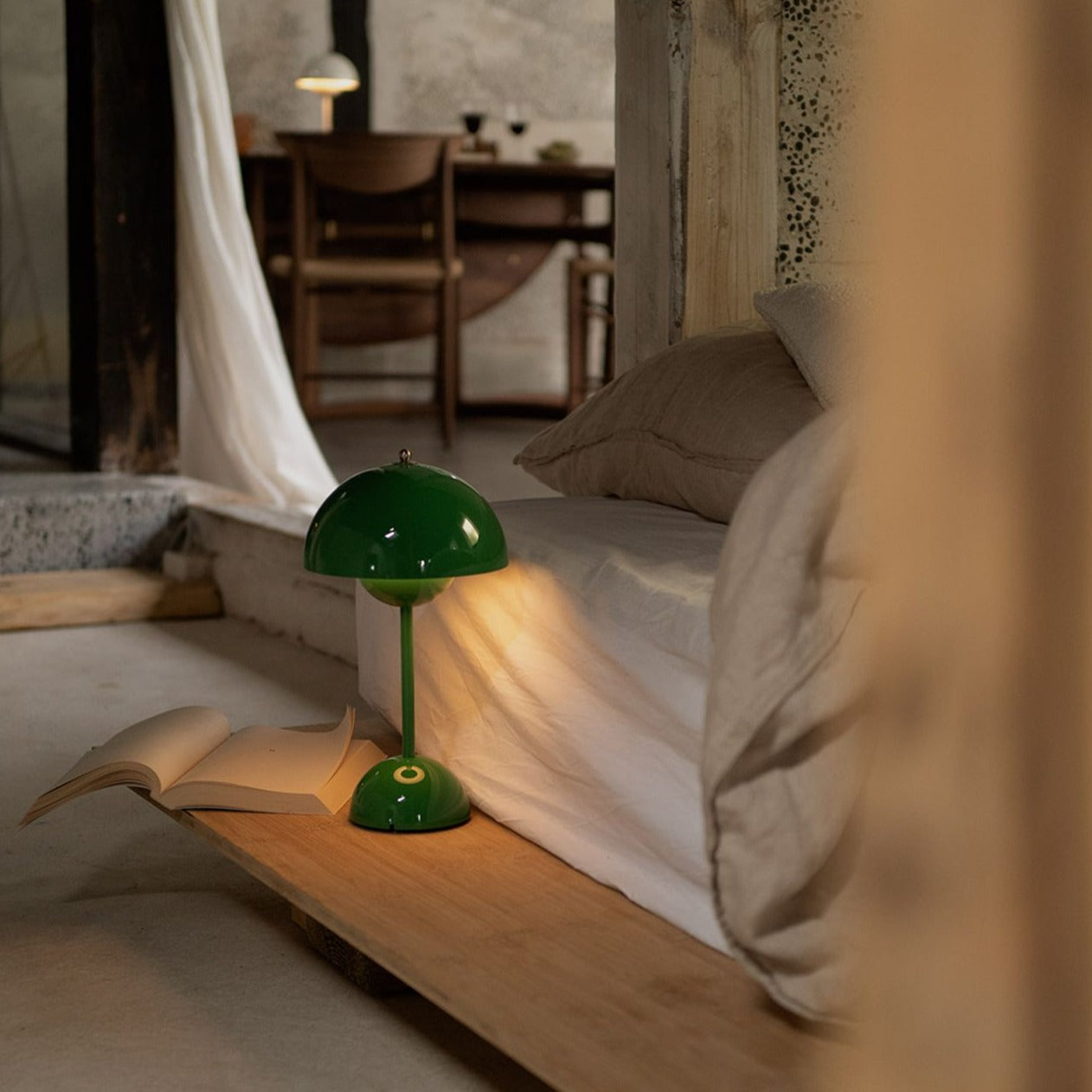 Adjustable Wireless, Dimmable LED Table Lamp