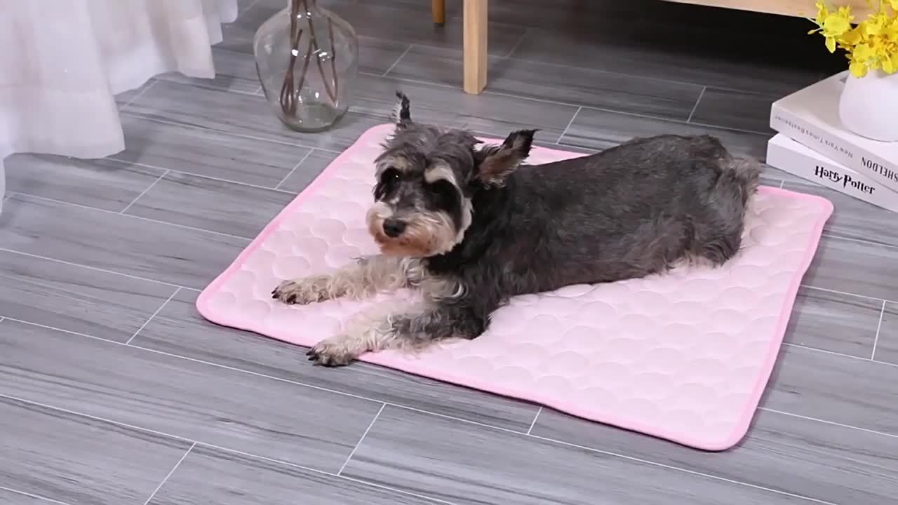 Pet Cooling Mat for Summer, Designed for Cats And Dogs, Ideal for Large Breeds During Hot Weather