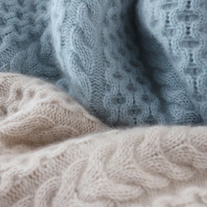 Turtleneck Sweater Women’s | Plaid Pattern & Soft Fabric | Comfortable Fit | Winter Essential