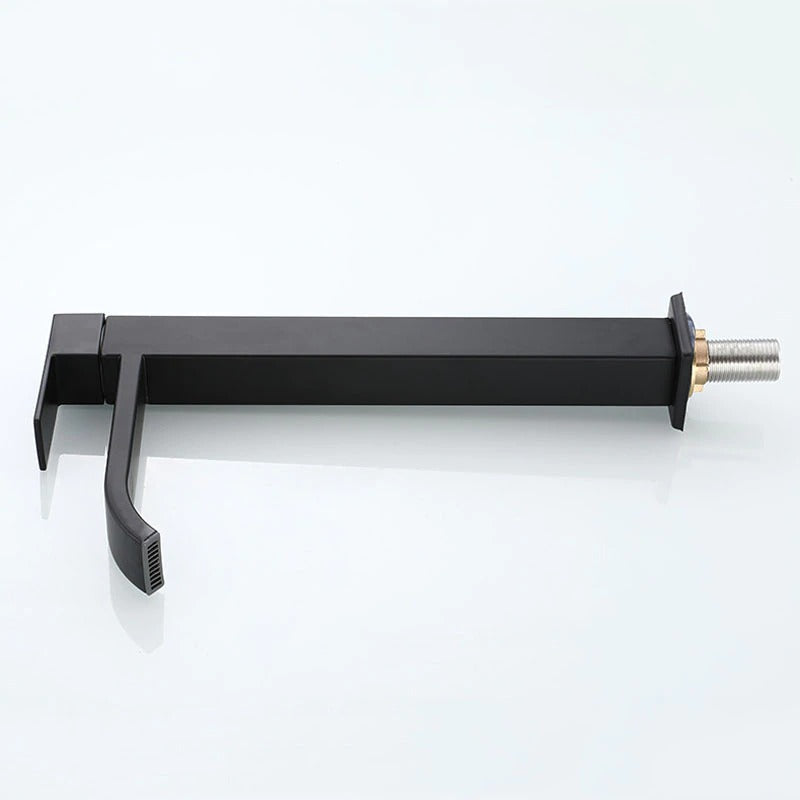 Tuckhub — Single-Handle Matte Black Bathroom Faucet with Durable Build