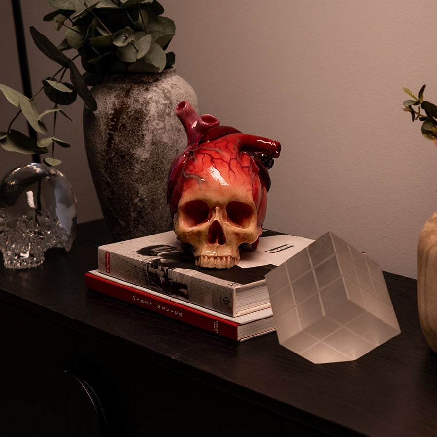 Realistic Human Heart Halloween Prop Handcrafted Resin Decoration