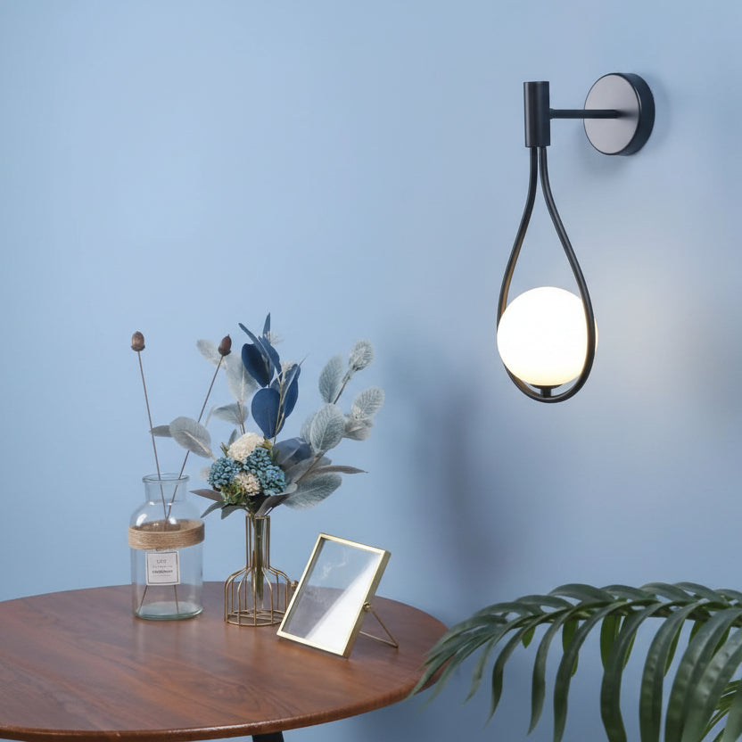 Elegant Duo Wall Light Fixtures in Modern Metal Design