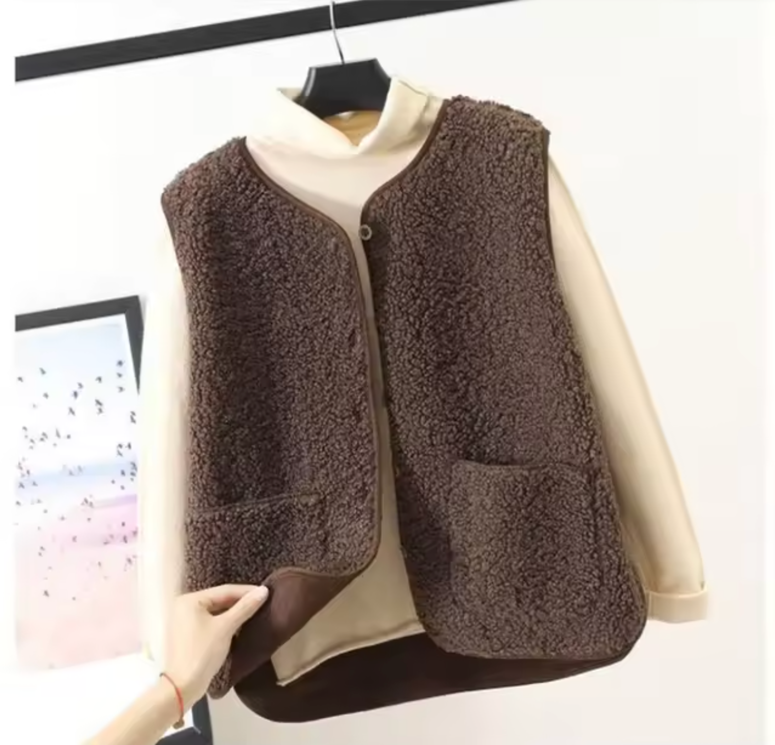 Women’s Fleece Vest | Thick Sheepskin Texture | Sleeveless with Patch Pockets | Comfortable Layering for Spring & Autumn