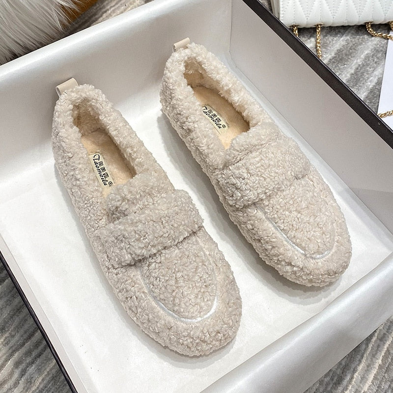 Women’s Plush Slippers | Soft Plush Fabric | Non-Slip Rubber Sole | Indoor Comfort and Warmth