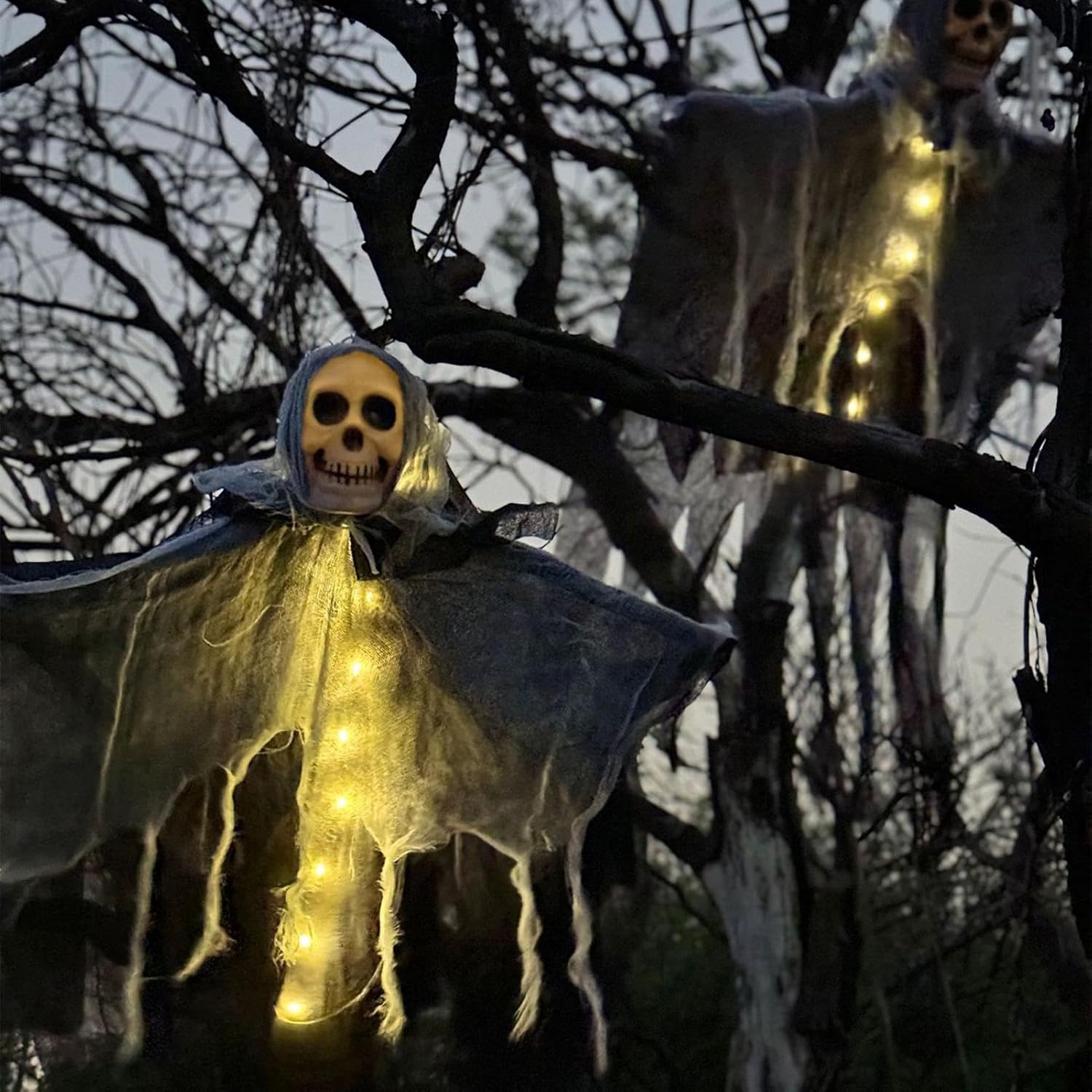 Glowing Halloween Skull Lantern Decorative Hanging Lamp for Outdoor Decor