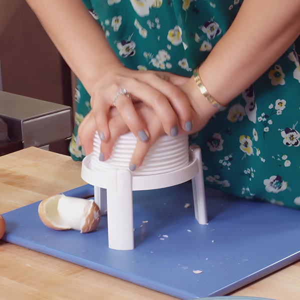 Effortless Egg Peeling Tool – Quick and Safe Kitchen Eggshell Remover