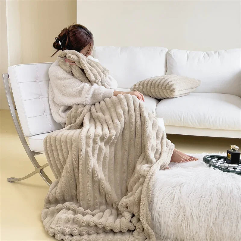 Ardena Plush — Soft Fleece Blanket with Cozy Plaid Design