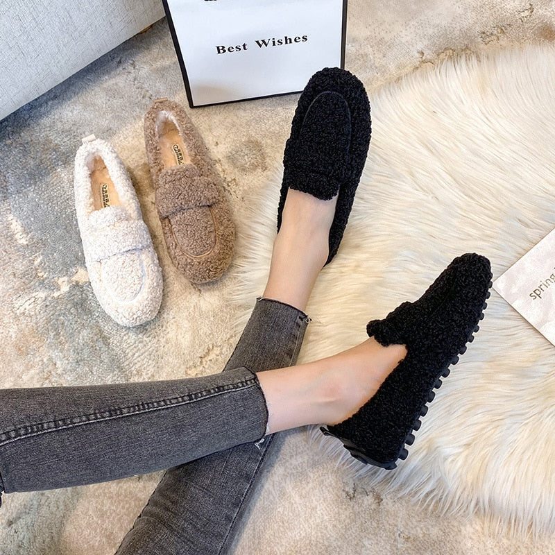 Women’s Plush Slippers | Soft Plush Fabric | Non-Slip Rubber Sole | Indoor Comfort and Warmth