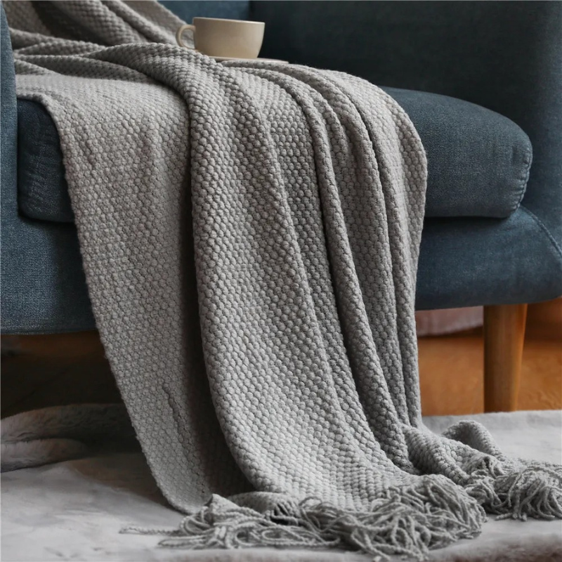 Alvryn — Soft Merino-Style Blanket with Stylish Fringes