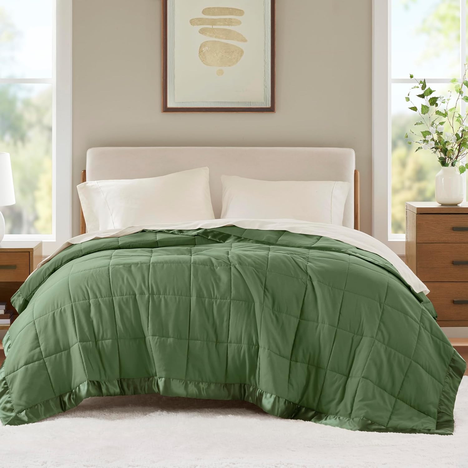 Lightweight Down Alternative Blanket with Moisture-Wicking – All Season Bed Cover with Satin Trim