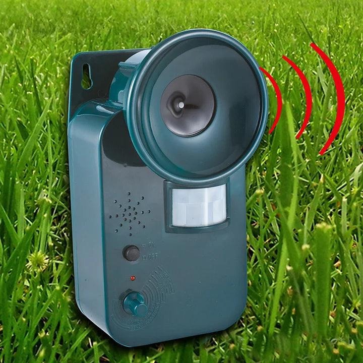 5000sqft Battery-Powered Ultrasonic Animal Deterrent with Motion Sensing