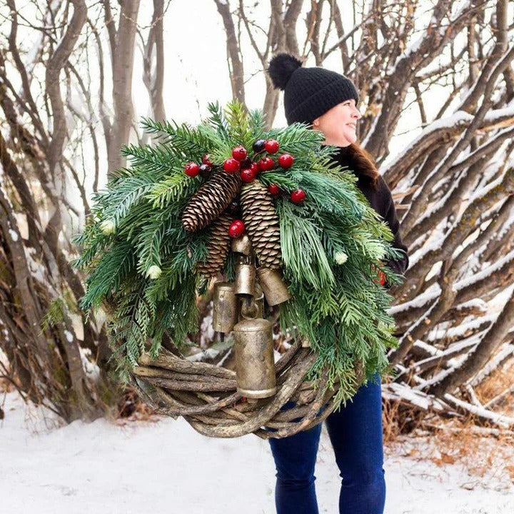 Chic Holiday Wreath with Handcrafted Vine and Dried Flowers