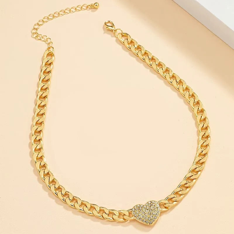Elegant Heart Pendant Choker with Stylish Cuban Chain