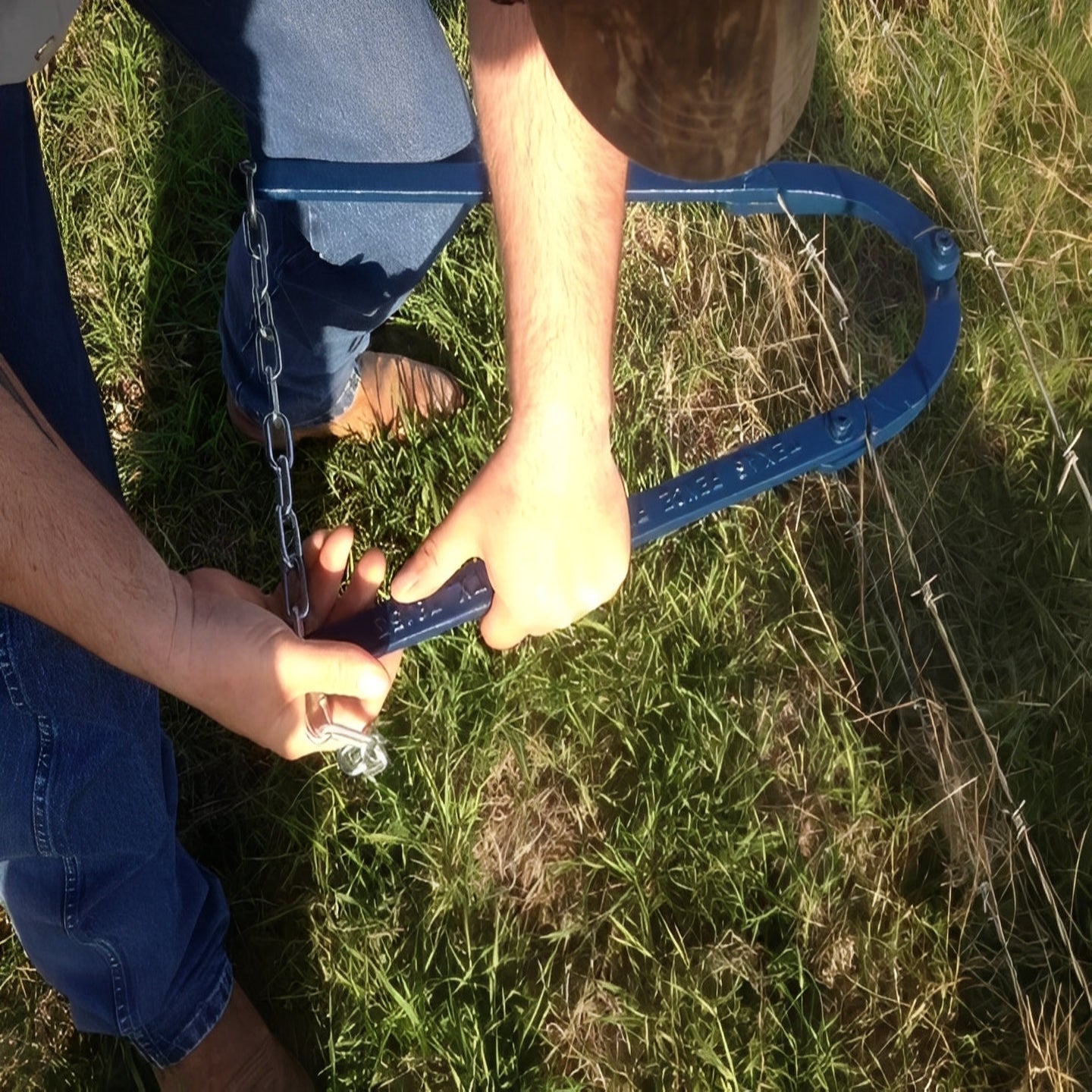 Effortless Wire Fence Repair Tool for Quick Fixes