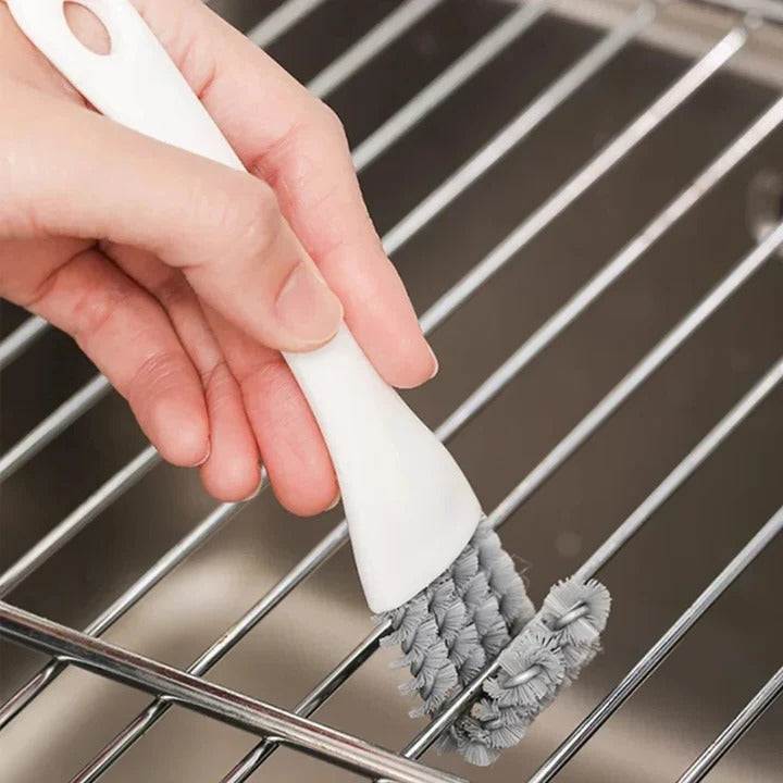 Precision Grill Brush with V-Shaped Scraper for Ultimate Cleaning