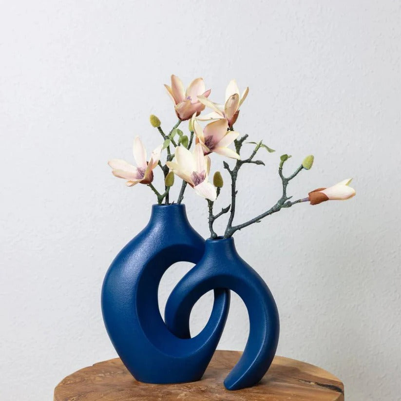 Textured Ceramic Vase for Vibrant Floral Displays