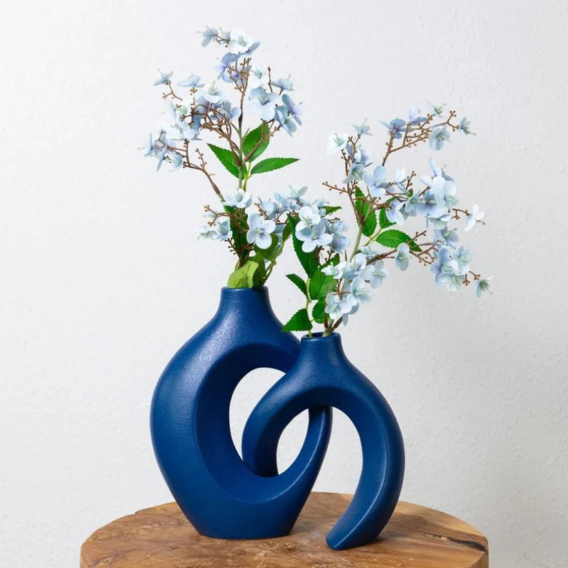 Textured Ceramic Vase for Vibrant Floral Displays