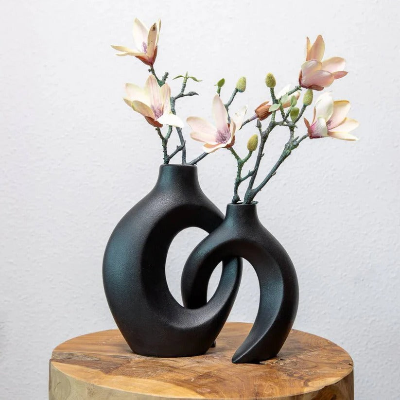 Textured Ceramic Vase for Vibrant Floral Displays