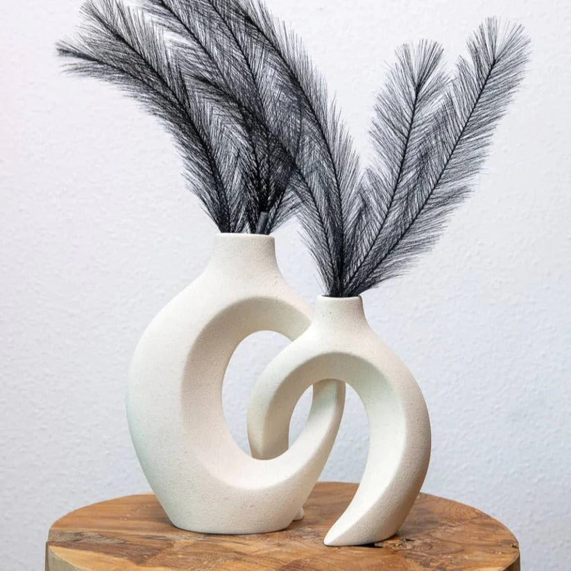 Textured Ceramic Vase for Vibrant Floral Displays