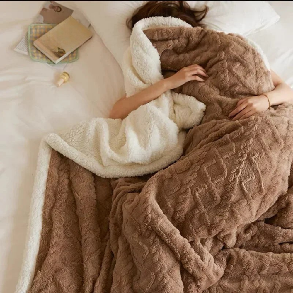 Cozy Plush Fleece Blanket for Ultimate Winter Warmth