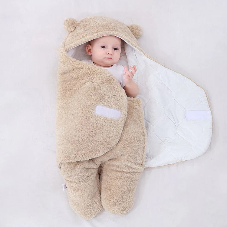 Kids' Pajamas Featuring Cute Bear Design