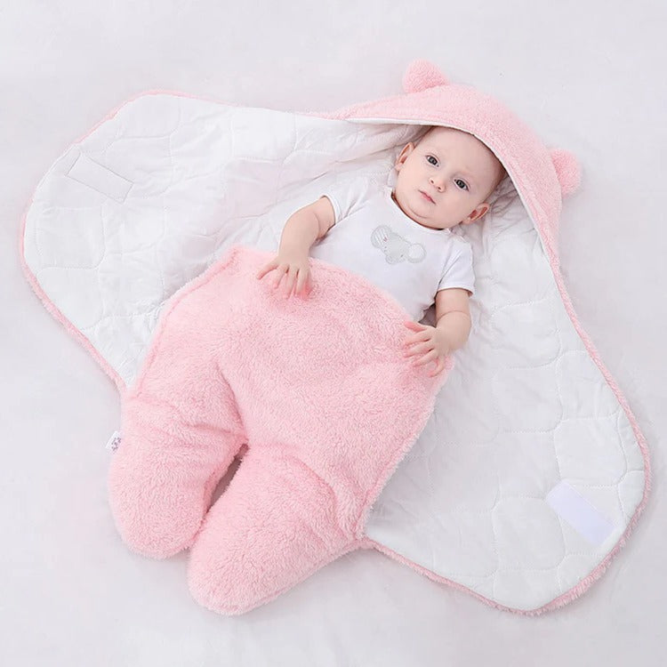 Kids' Pajamas Featuring Cute Bear Design