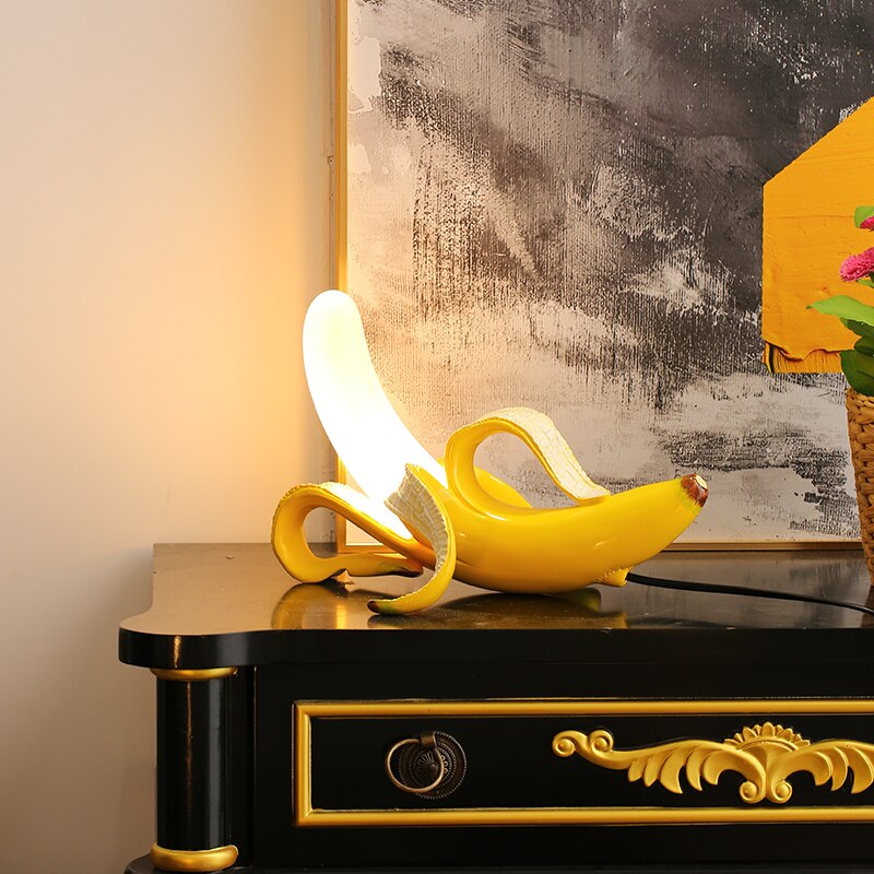 Sculpted Elegance Table Lamp with Brass and Chrome Finish