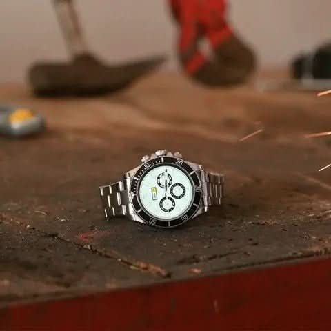 TitanShield Adventure Smartwatch with GPS & Health Insights