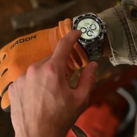 TitanShield Adventure Smartwatch with GPS & Health Insights