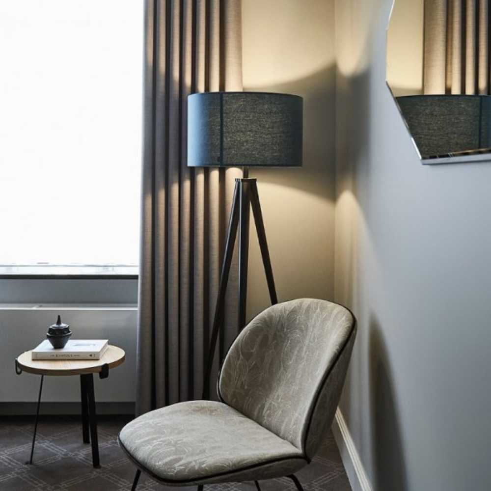 Taavita floor lamp in petrol blue | Taavita Tri with three black legs