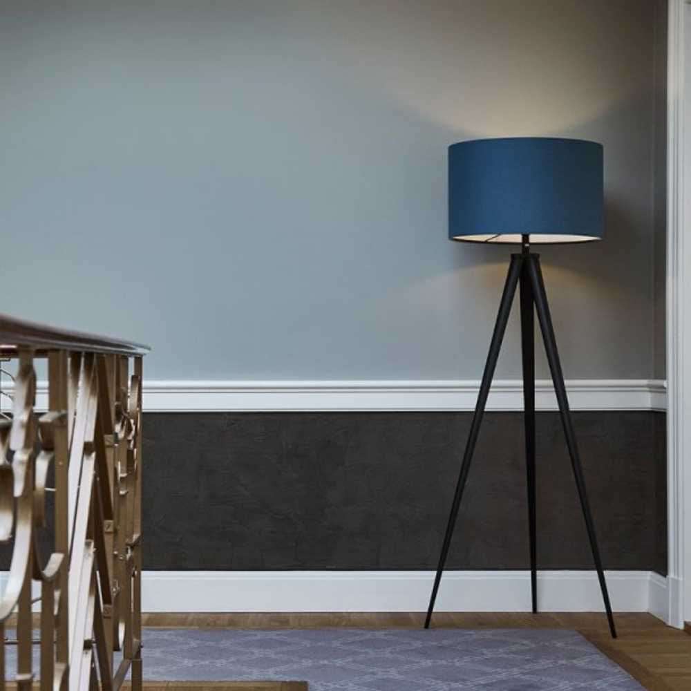 Taavita floor lamp in petrol blue | Taavita Tri with three black legs