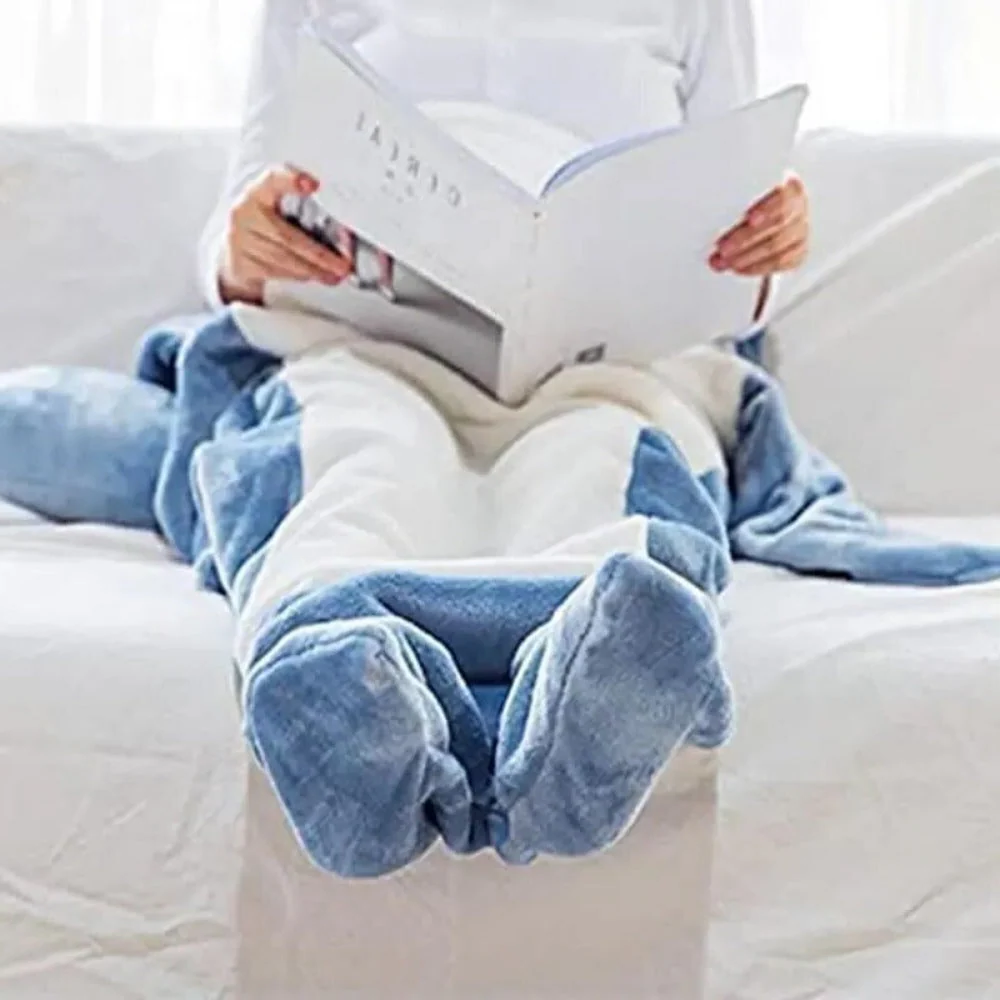 Hooded Blanket Made of Soft Fleece Fabric
